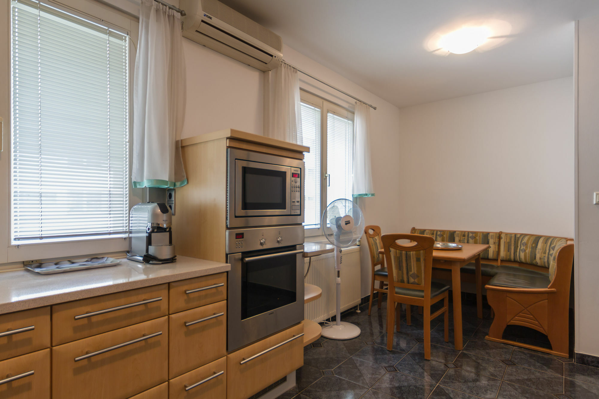 Puzzlehotel - Apartments Zentrum II Viyana Dış mekan fotoğraf