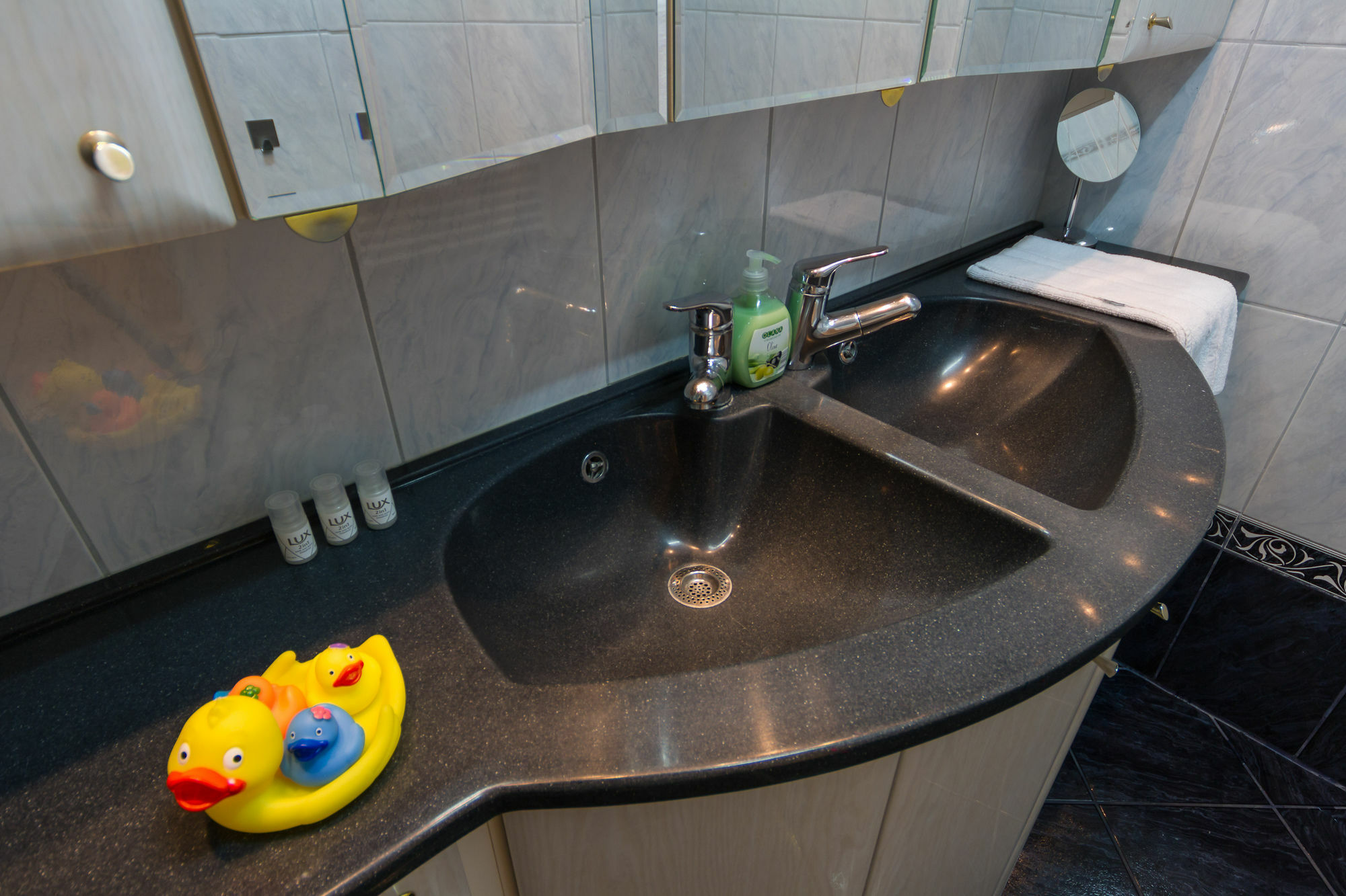 Puzzlehotel - Apartments Zentrum II Viyana Dış mekan fotoğraf